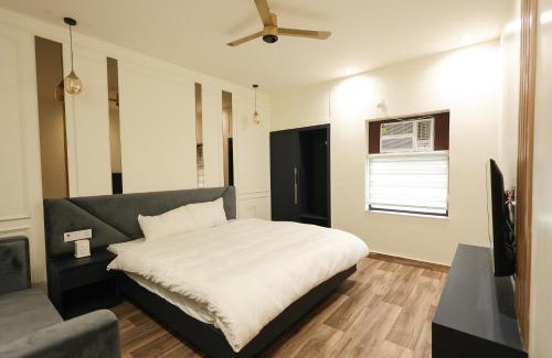 Delhi Bed & Breakfast | B-51 Gracia