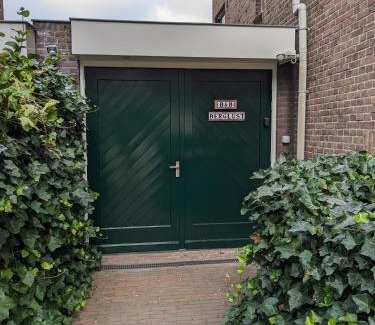 Hillegersberg-Schiebroek Apartment | B&B Berglust Rotterdam met serre en gratis parkeren
