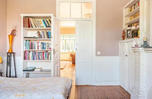 Ameal House | B&B Quarto Violeta com Chaminé