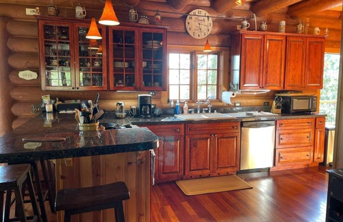 Klickitat County Cabin | B&B Ranch is a cozy cabin with mountain views , perfect for rest and have fun.
