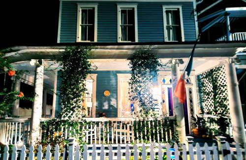 Historic Downtown Savannah House | B&B Zia Gianna