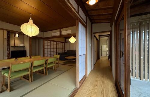 Hatsukaichi House | b local Itsuki - Charming Private House in Miyajimaguchi Near Itsukushima Shrine Upto 18 ppl