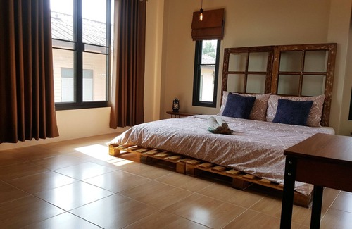 Ayutthaya Hotel | Baan Canalee