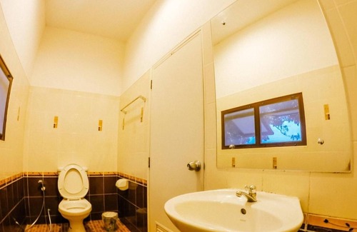 Sam Chuk Hotel | Baan Kasemsuk Resort