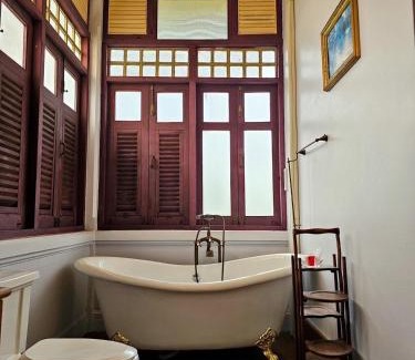 Sop Tui Bed & Breakfast | Baan Phraya Suren บ้านพระยาสุเรนทร์