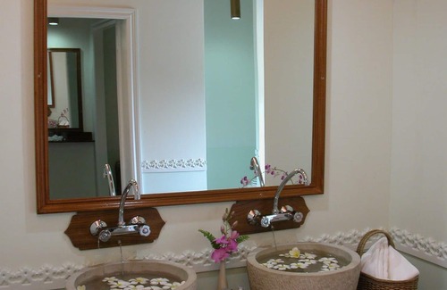 Si Prachan Hotel | Baan Thai Resort