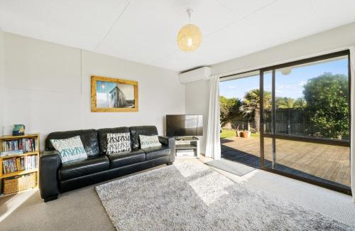 Otaki Beach House | Babbacombe Bach - Otaki Beach Holiday Home