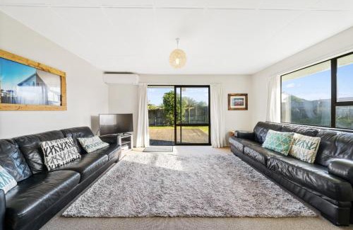 Otaki Beach House | Babbacombe Bach - Otaki Beach Holiday Home