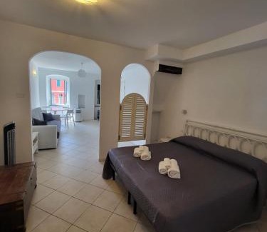 Riomaggiore House | Back in Tide , frontal sea view window, no AC, Pet friendly