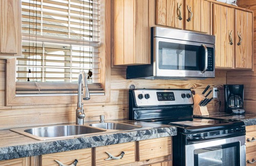 Sperry Cottage | Back of the Moon at CrossTimbers Marina