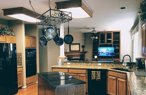 Woods Of Brushy Creek House | Backyard oasis in quiet family-friendly cul-de-sac