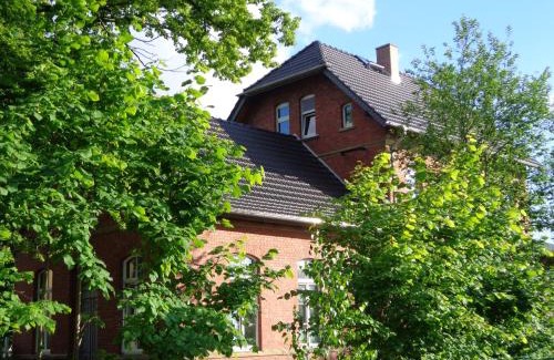 Droyßig Apartment | Bahnhof Droyßig - Übernachten im Denkmal