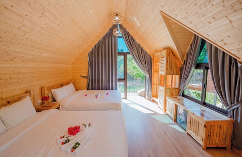 Van Don Resort | Bai Tu Long Mountain Resort