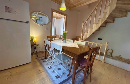 Istanbul City Center House | Balat Rose – Entire Wooden House with Terrace