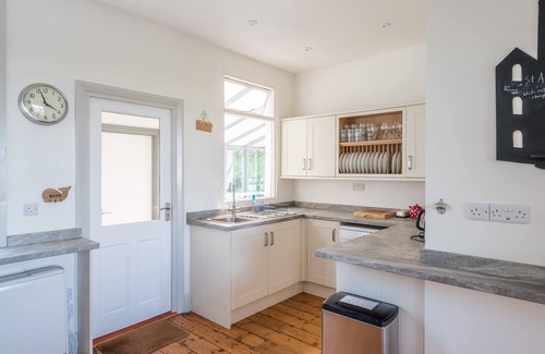 St. Agnes House | Balglaze, beautiful house & Cabin, large garden, near beach & village amenities