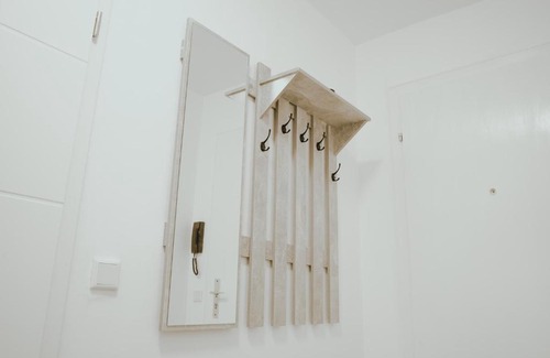 Krefeld Apartment | Balkon-Apartment in Krefeld: Komfort & Stil nahe Düsseldorf