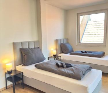 Neureut Sudlicher Teil Apartment | Balkonliebe Karlsruhe - Waschmaschine, Stellplatz, Balkon, Regendusche