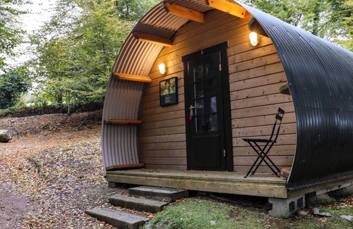 Barranisky Cottage | BALLYBEG POD 4, romantic, with hot tub in Tinahely, County Wicklow