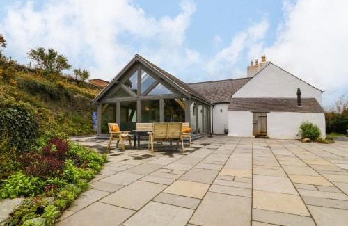 Llaneilian House | Balog Farm