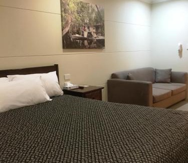 Balranald Hotel | Balranald Club Motel