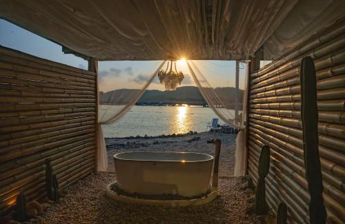 Haad Sang Wan Hotel | Bamboo Beachfront Koh Larn