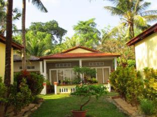 Cua Can Village Resort | Bamboo Cottages