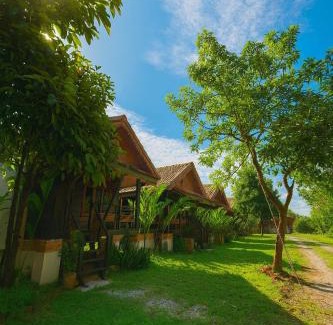 Vang Vieng Bed & Breakfast | Ban Villa PhaSouk