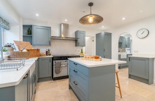 Chipping Norton House | Banbury Hill Farmhouse