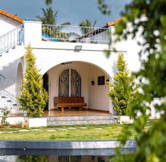 Malur House | Bangalore Farm house stay 12 members 3 acres