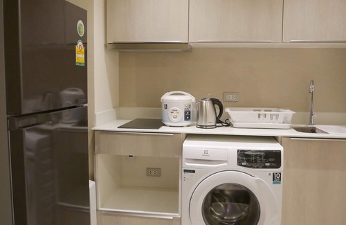 Khlong Tan Condo | Bangkok Sukhumvit 36 Deluxe Double Room with Sauna