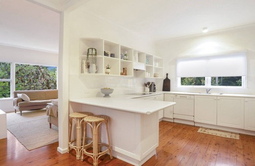 Pretty Beach House | Banyalla - Coastal Beach House by HolidayCo.