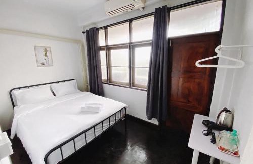 San Chao Pho Suea Apartment | BAO The Giant Swing - Sao Chingcha - เบา ศาลเจ้าพ่อเสือ เสาชิงช้า