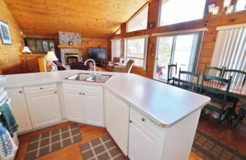 Hastings Highlands Cottage | Baptiste Lakehouse - A Lakefront Paradise!