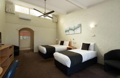 Devonport Hotel | Barclay Motor Inn