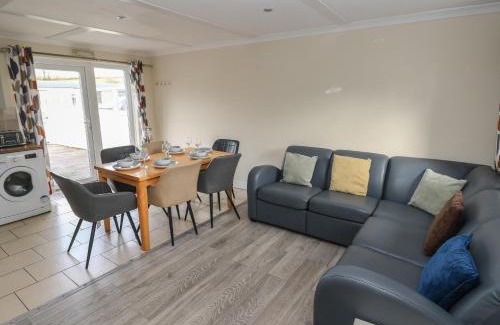 Llanybri House | Barn Cottage