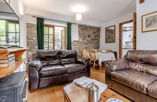 Felindre House | Barn End - Three Bedroom House, Sleeps 5