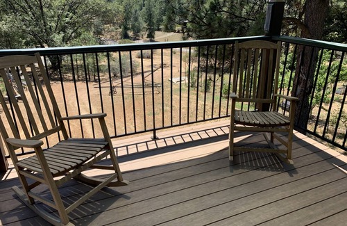 Mariposa Apartment | Barn Loft Apartment Retreat near Yosemite National Park