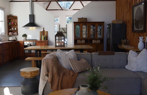 Somerville House | Barn Stay Hideaway "The Barn"