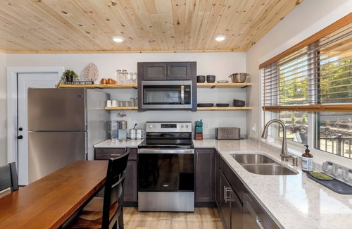 White Cloud House | Base Camp | Lookout Lodge #2