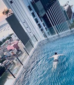 Pattaya Bay Apartment | BASE Central PATTAYA Huge 2BED King&Queen with Infinity Pool & Free Netflix!