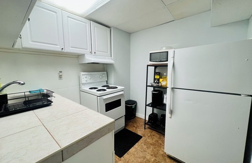 Northwest Edmonton House | Basement suite for you to feel like home. Near City Center-Perfect for Getaways