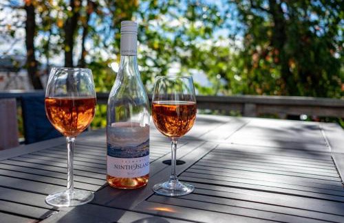 Battery Point House | Battery Point Village - Stunning Large Home