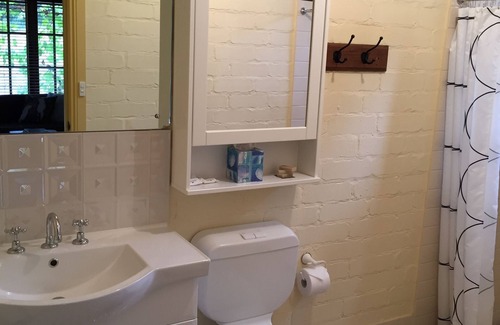 Upper Wakefield Hotel | Battunga Cottages