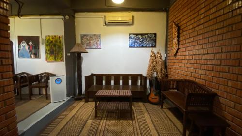 Kampung Lintang Bed & Breakfast | Batu Bata Guesthouse