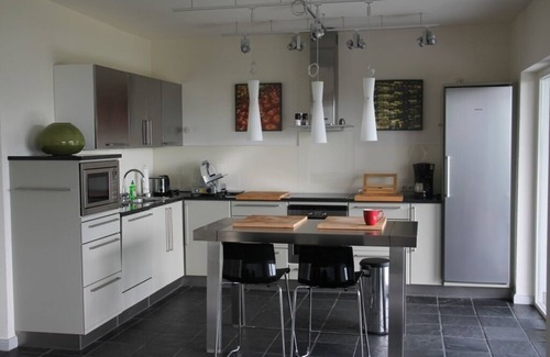 Lauterbach House | Bauhaus house on spacious grounds with a private water access