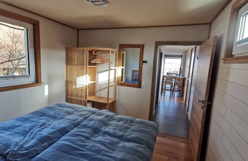 Mühlhausen Apartment | Baumhaus Abgehoben - Baumhaus und Loungehaus Übernachtung - Roland Barche