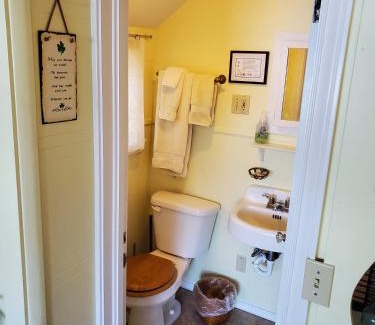 Adelma Beach House | Bay Cottage Getaway