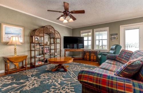 Indian Bay House | Bay Dream Believer - 853 Desoto Dr Both Sides home