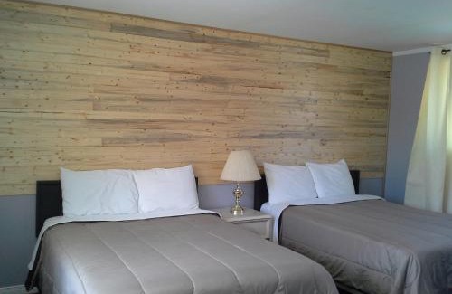 Timiskaming District Hotel | Bay Lake Inn - Frontiersman Motel