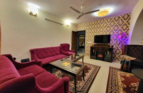 Sanjauli Bed & Breakfast | Bay Leaf By Live Inn